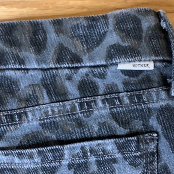 Mother the Looker jeans in paw (leopard) - Picture 8 of 11